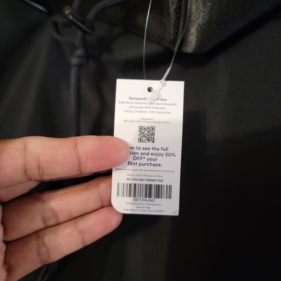 BEYOND YOGA CONVERTIBLE GYM BAG/BACKPACK - Picture 4 of 4